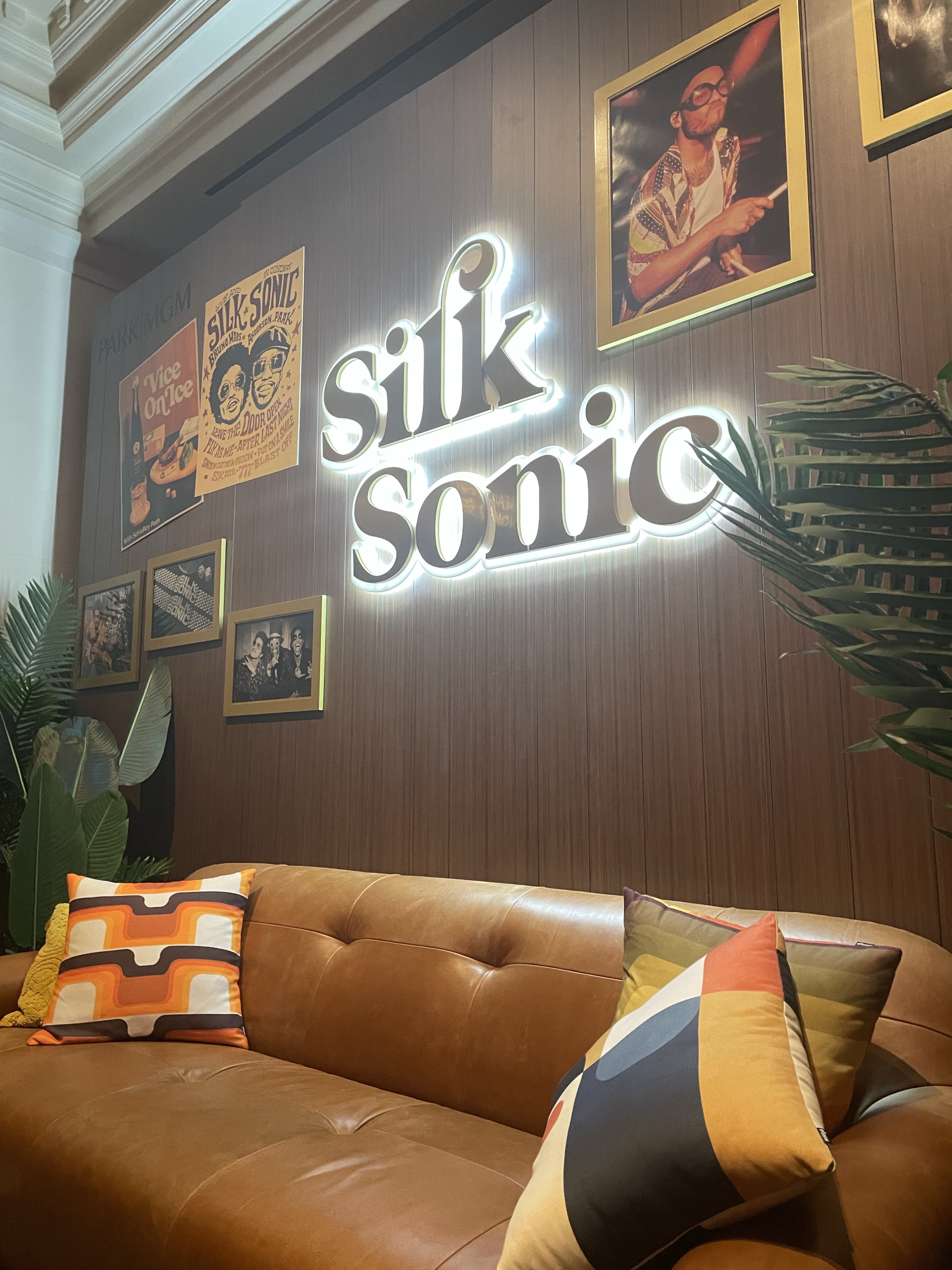 The Silk Sonic Las Vegas Revue … Review